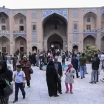 نفوذ آب به‌ کاروانسرای گنجعلی‌خان به‌دلیل فعالیت یک فالوده فروشی!