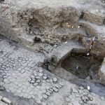 کشف ۱۰۰ سکه تاریخی در کمرزرین اصفهان