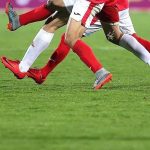 حضور تماشاگران ازبکستانی با لباس‌های متحدالشکل / فیلم