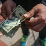 قیمت دلار به کانال ۹۰ هزار تومان بازگشت