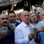 سود شش ماهه خریداران دلار فقط به ۱.۵ درصد می‌رسد