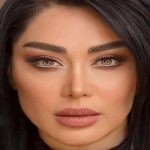 استایل شیک سارا منجزی پور با عینک خاص – سلام نو