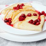 طرز تهیه پنکیک زغال اخته؛ با دستور ساده و خوشمزه