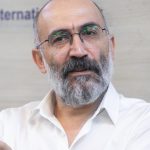 واکنش خندهدار هادی حجازیفر به پیامکهای شبا + فیلم واکنش خندهدار هادی حجازیفر به پیامکهای شبا + فیلم