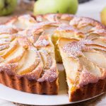 طرز تهیه کیک پوره گلابی+ نکات کلیدی