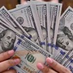 کاهش قیمت دلار به ۱۰۴ هزار و 9۰۰ تومان – سلام نو