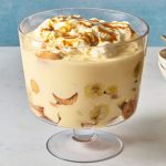 طرز تهیه پودینگ موز و گردو؛ آسان و سریع طرز تهیه پودینگ موز و گردو؛ آسان و سریع