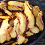 طرز تهیه چیپس شلیل خانگی با روش خشک کردن ساده و سریع طرز تهیه چیپس شلیل خانگی با روش خشک کردن ساده و سریع