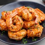 چرا میگو هنگام پخت سفت می‌شود؟ علت‌ها و راه‌حل‌ها