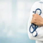 پزشکان جوان چقدر درآمد دارند؟