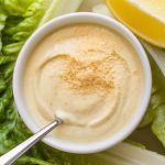 طرز تهیه سس سزار خانگی؛ طعم رستورانی در خانه