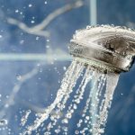روش‌های خانگی برای افزایش فشار آب دوش و از بین بردن رسوب شیرآلات