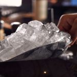 13 کاربرد جالب یخ در خانهداری و آشپزی؛ راهحلهای ساده و مفید 13 کاربرد جالب یخ در خانهداری و آشپزی؛ راهحلهای ساده و مفید