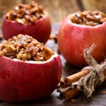 در روز جهانی دسر سیب، سیب شکم پر درست کنید