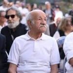 حضور متفاوت هنرمندان در مراسم تشییع ناصر تقوایی با لباس های رنگی و سفید / عکس