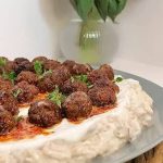 طرز تهیه علی نازیک ترکیه‌ای؛ ترکیب بادمجان، گوشت و سس بشامل