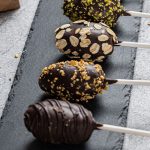 طرز تهیه آبنبات‌های خرمایی سالم برای بچه‌ها؛ بدون شکر اضافه