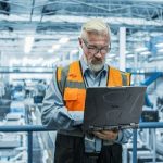 این لپ تاپ جان سخت با سرعت بالای خودش برای کارخانجات و صنایع فوق‌العاده است