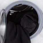 روش درست شستن لباسهای مشکی بدون تغییر رنگ روش درست شستن لباسهای مشکی بدون تغییر رنگ