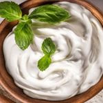 با این روش ساده، ماست شما غلیظ و خامه‌ای می‌شود و آب نمی‌اندازد
