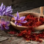 ۵ ماسک زعفران خانگی؛ راز درخشان کردن پوست صورت با زعفران