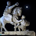  تصاویر؛ رونمایی از مجسمه «زانو زنندگان برابر ایران» تصاویر؛ رونمایی از مجسمه «زانو زنندگان برابر ایران»