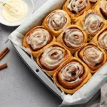 طرز تهیه رول دارچین برای یک عصرانه پاییزی