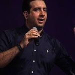 خاطره جالب عاشق شدن امید حاجیلی از دختری که ۲۲ سال پیش باهم کوهنوردی رفته بودن! / میترسم زنگ بزنم بگه ازدواج کردم + فیلم