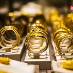 کاهش قیمت طلا و سکه / اونس جهانی بازار طلا را پایین کشید + جدول قیمت‌ها